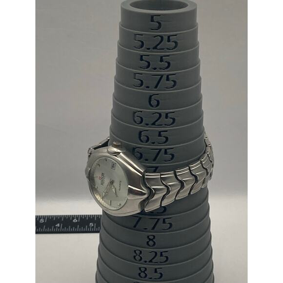 Swiss Hilton Men's Quartz Watch 39mm Date Time -Stainless Steel Band New Battery - Picture 7 of 8